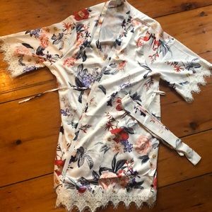 Le Rose Silky Floral Robe
